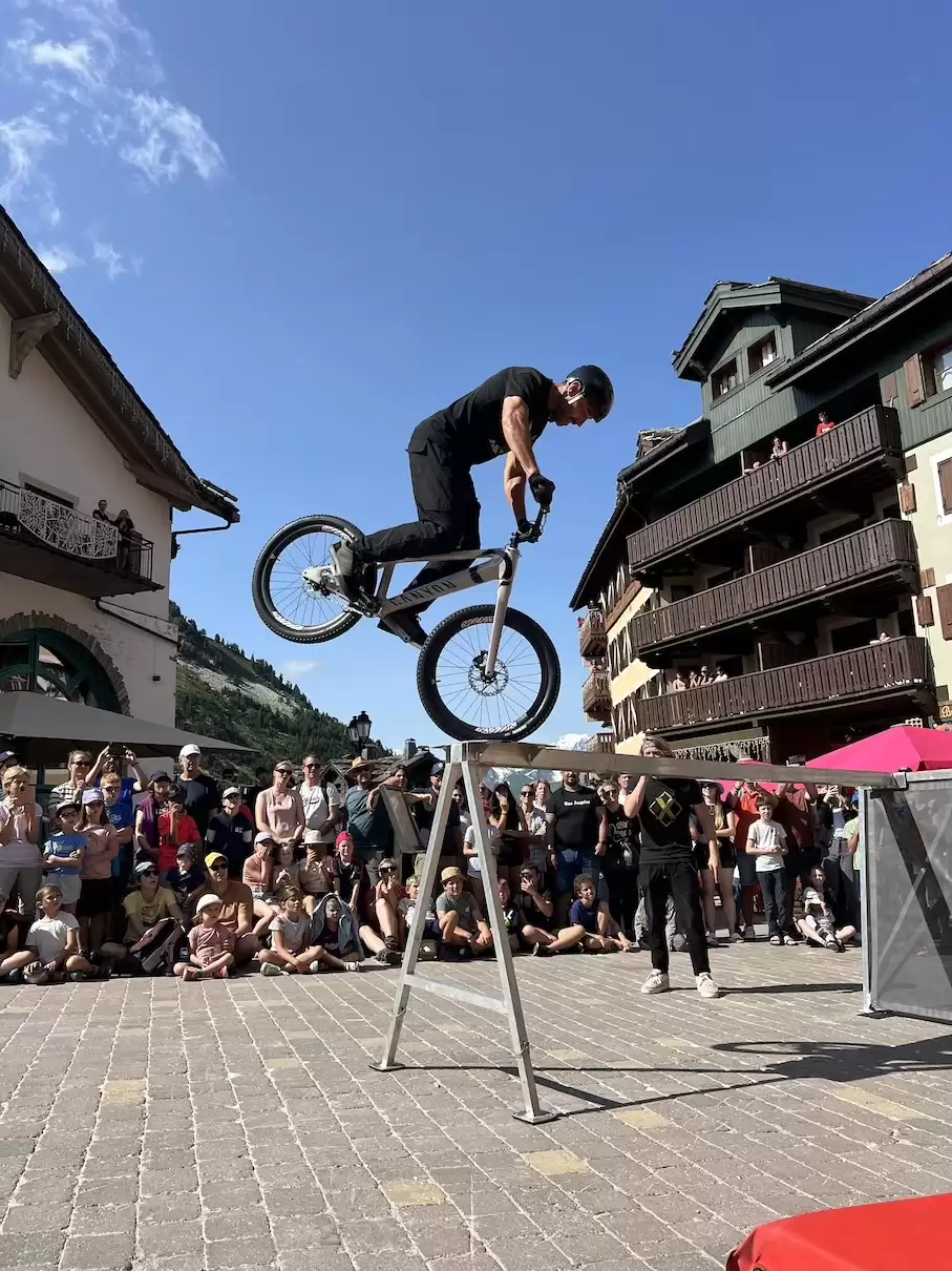 VTT - BMX - FREERUNNING aux ARCS 1950 pour le X-Sports Tour. Le 24 juillet 2024